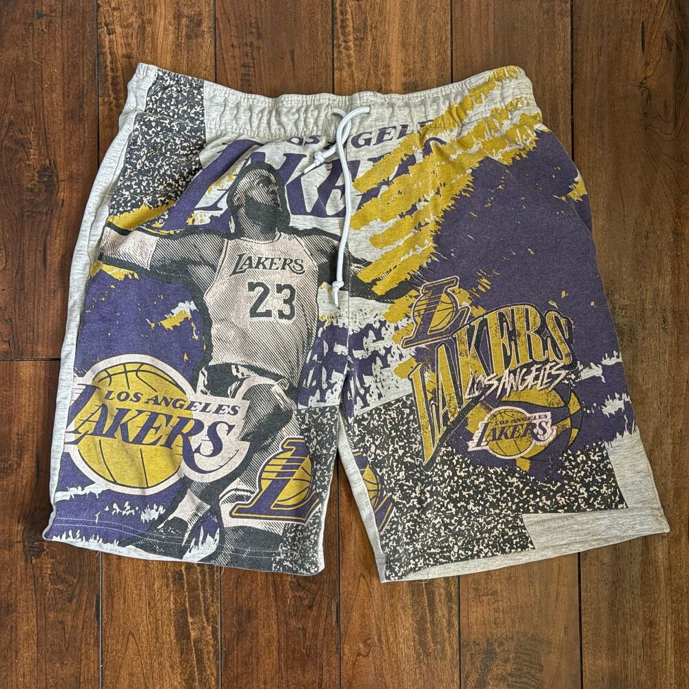 Lakers NBA Fleece Shorts Mens XL White All Over Print Lebron James Basketball
